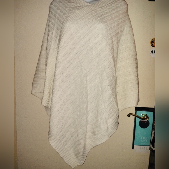 Shaw - Picture 2 of 5